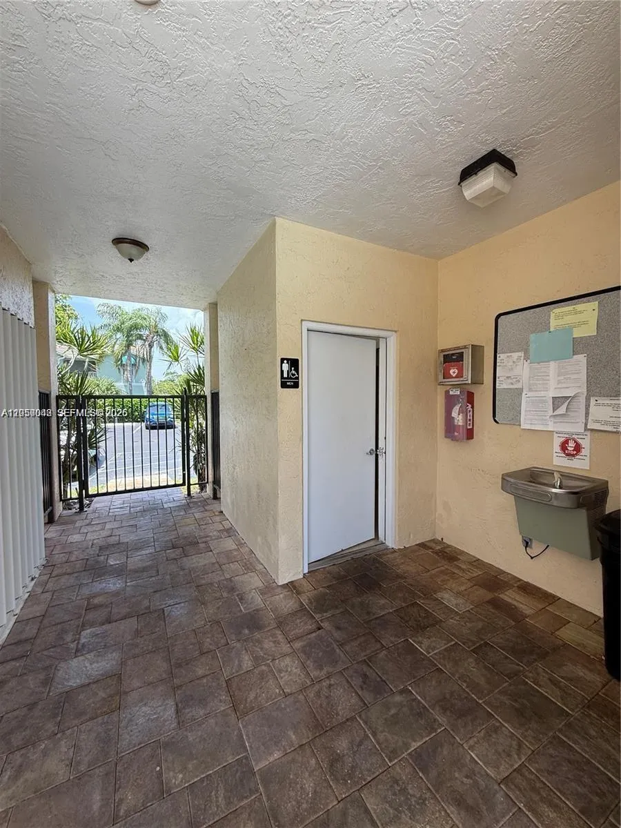 221 Waterside Dr #221 Hypoluxo, FL 33462