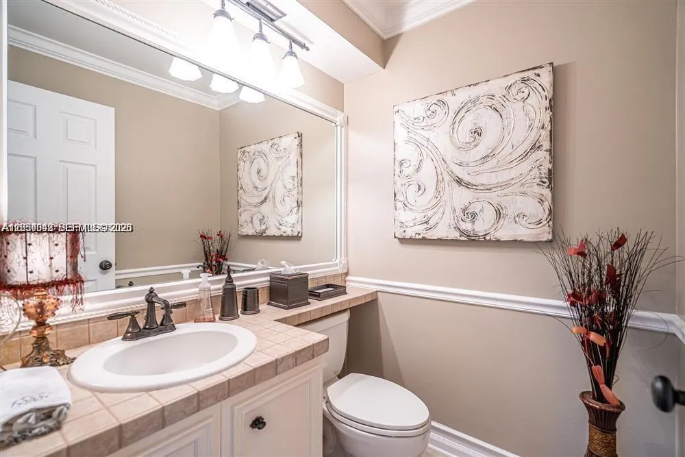 221 Waterside Dr #221 Hypoluxo, FL 33462