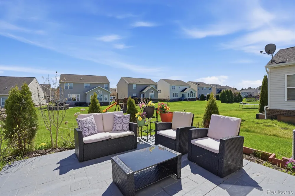 59625 Twin Pines Drive Lyon Charter Township, MI 48165