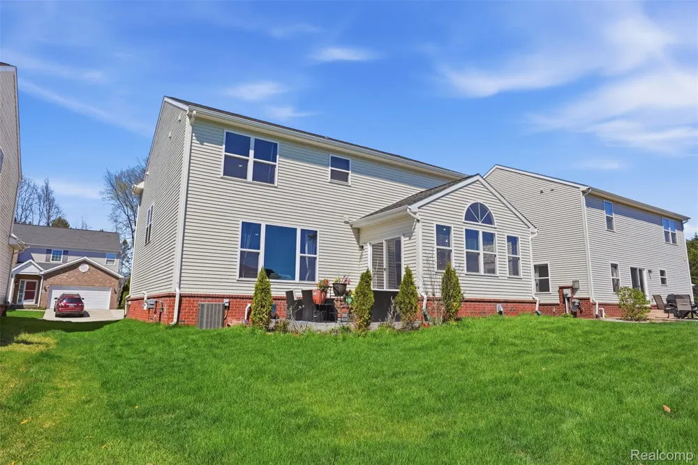 59625 Twin Pines Drive Lyon Charter Township, MI 48165