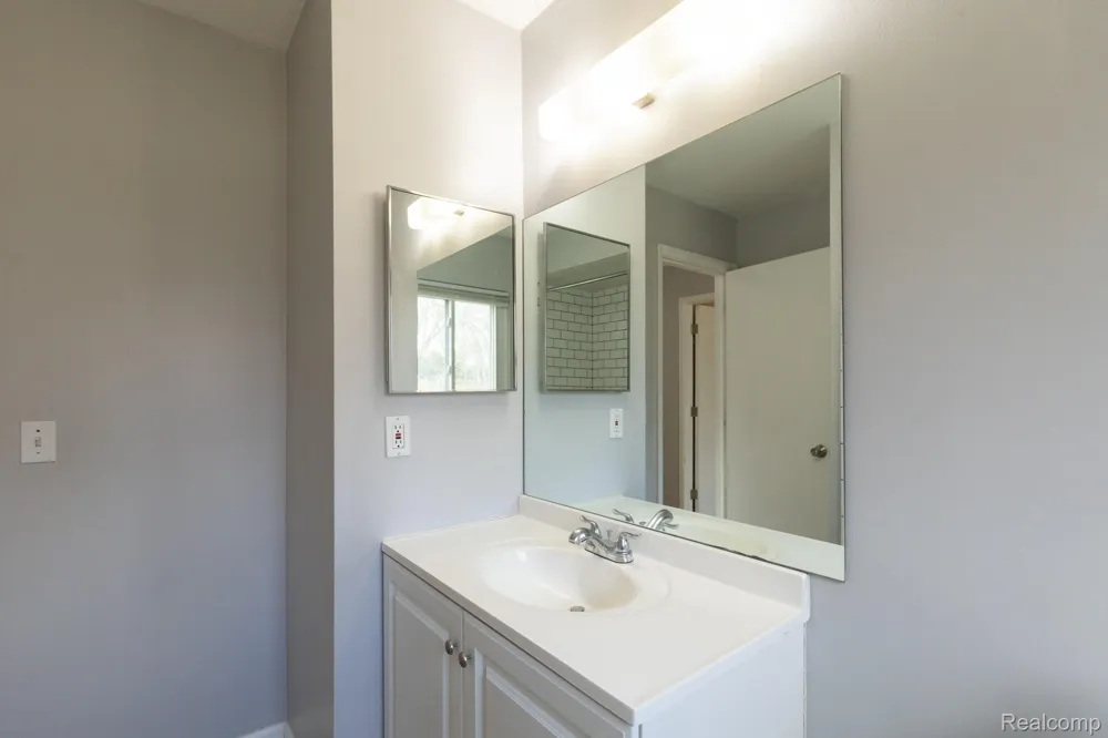 495 Miller Avenue #Apt. 104 Rochester City, MI 48307
