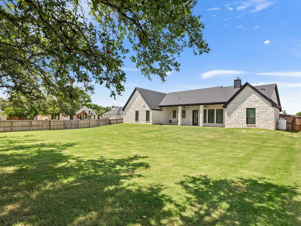 8425 Anna's Spring Drive Salado, TX 76571