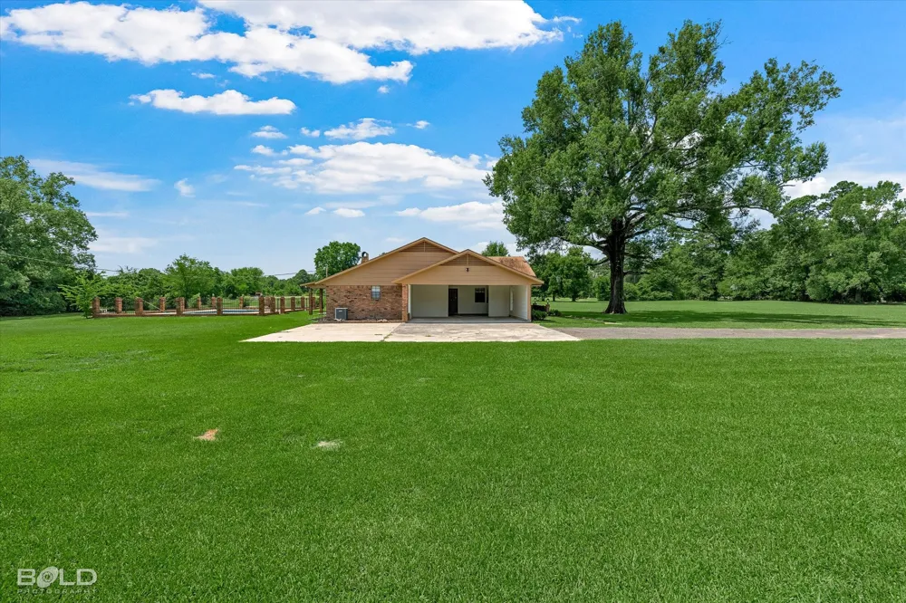 13695 Four Forks Road Keithville, LA 71047
