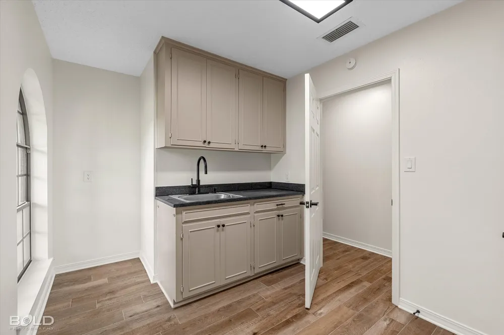 13695 Four Forks Road Keithville, LA 71047