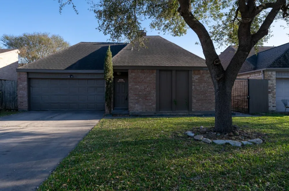 11803 Brook Meadows Lane Meadows Place, TX 77477