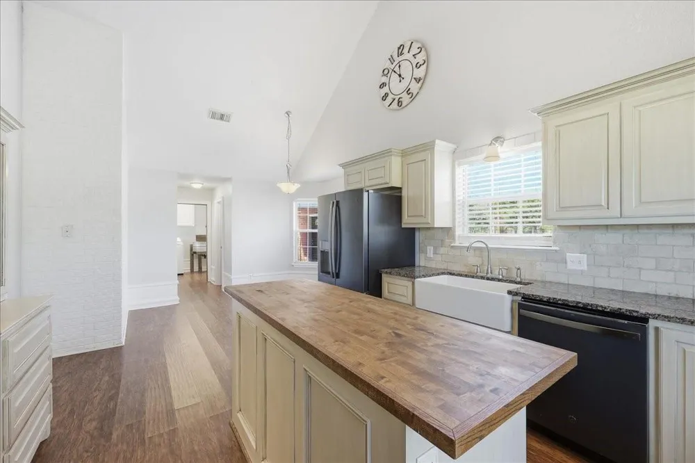 5433 Hidden Meadows Drive Orange, TX 77632