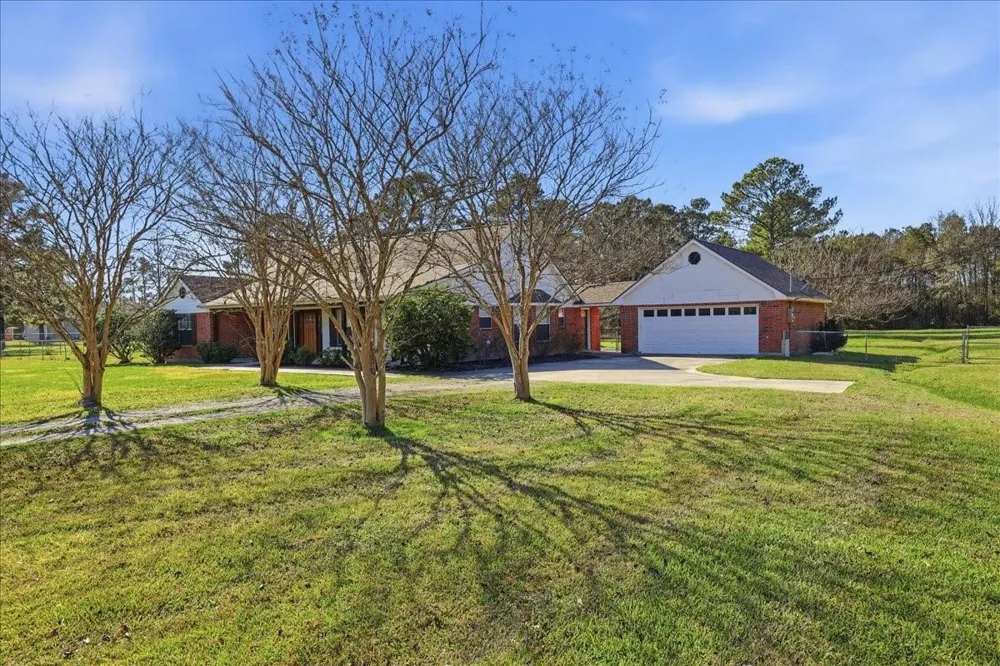 5433 Hidden Meadows Drive Orange, TX 77632