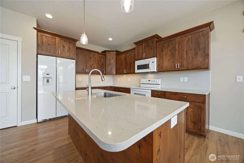 472 Sunny Brooke Lane Chelan, WA 98816