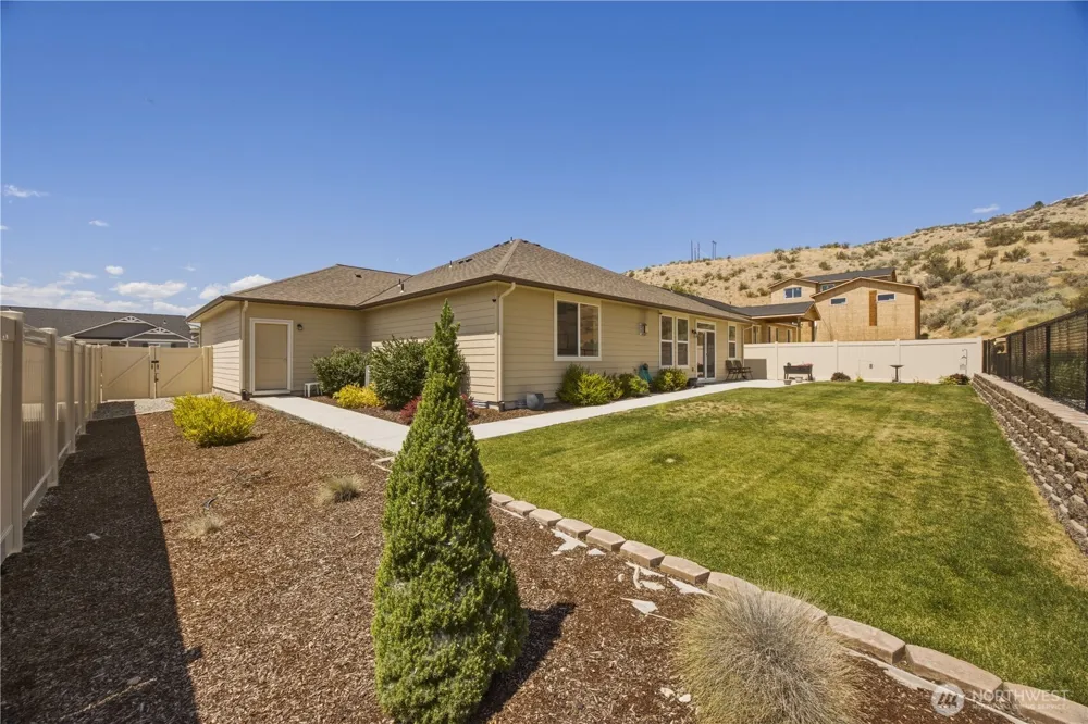 472 Sunny Brooke Lane Chelan, WA 98816