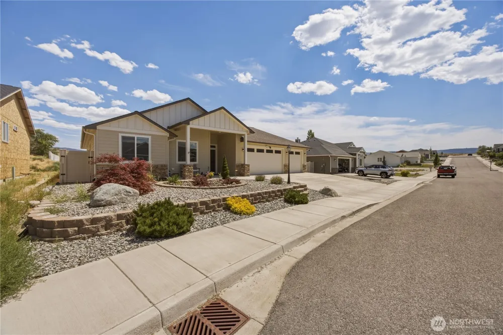472 Sunny Brooke Lane Chelan, WA 98816