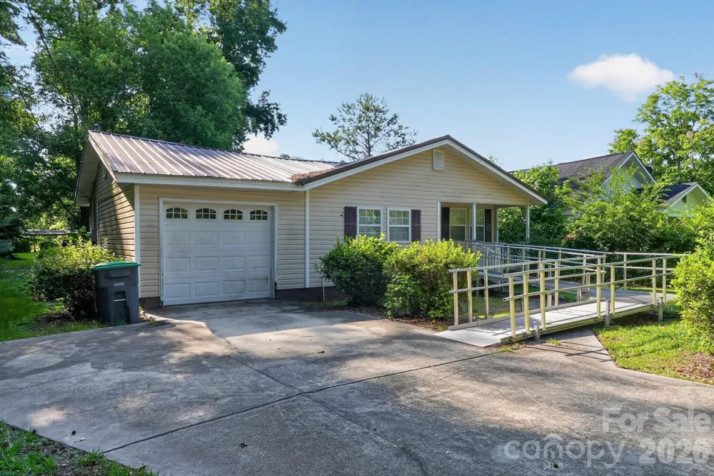 4494 Market Street Loris, SC 29569