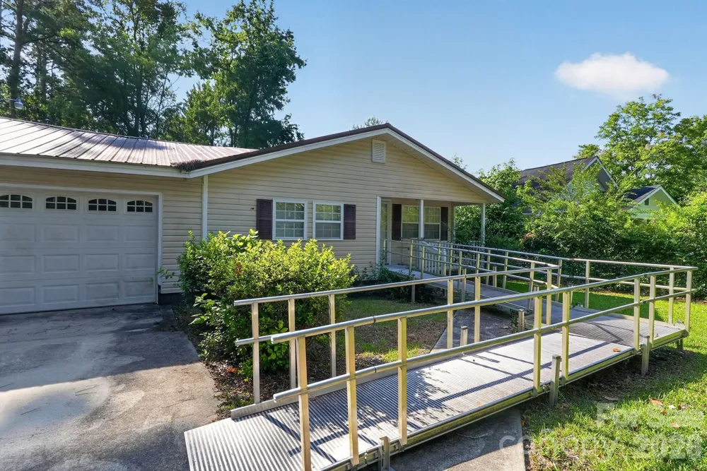 4494 Market Street Loris, SC 29569