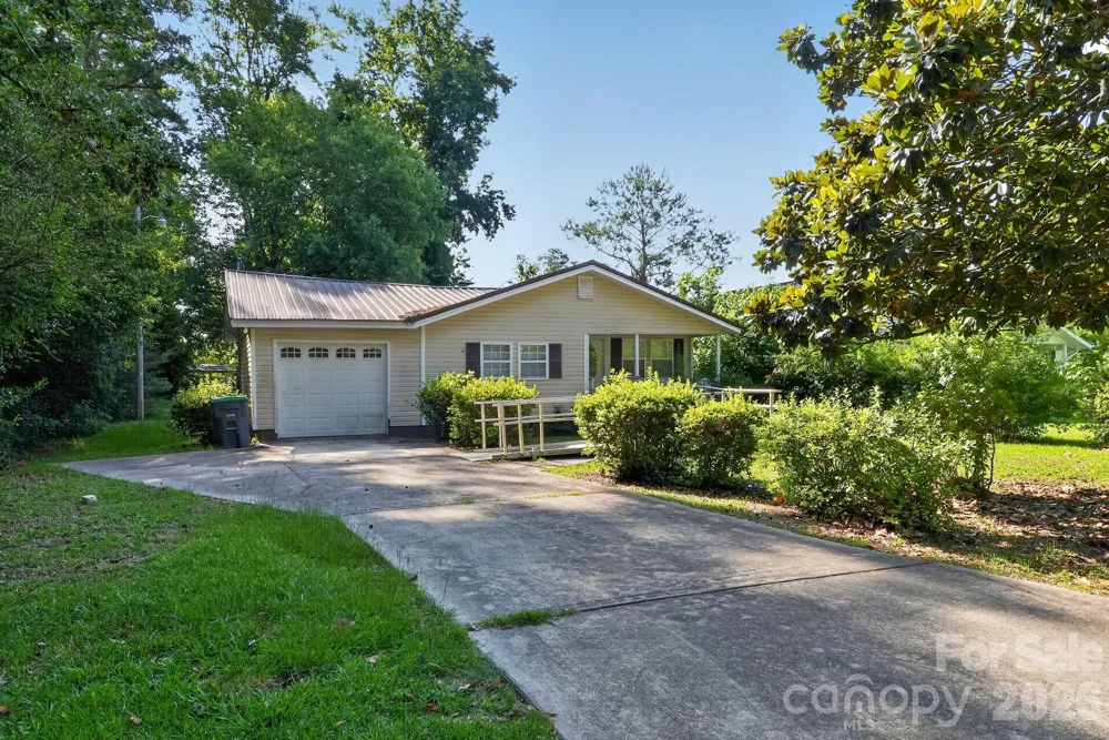 4494 Market Street Loris, SC 29569