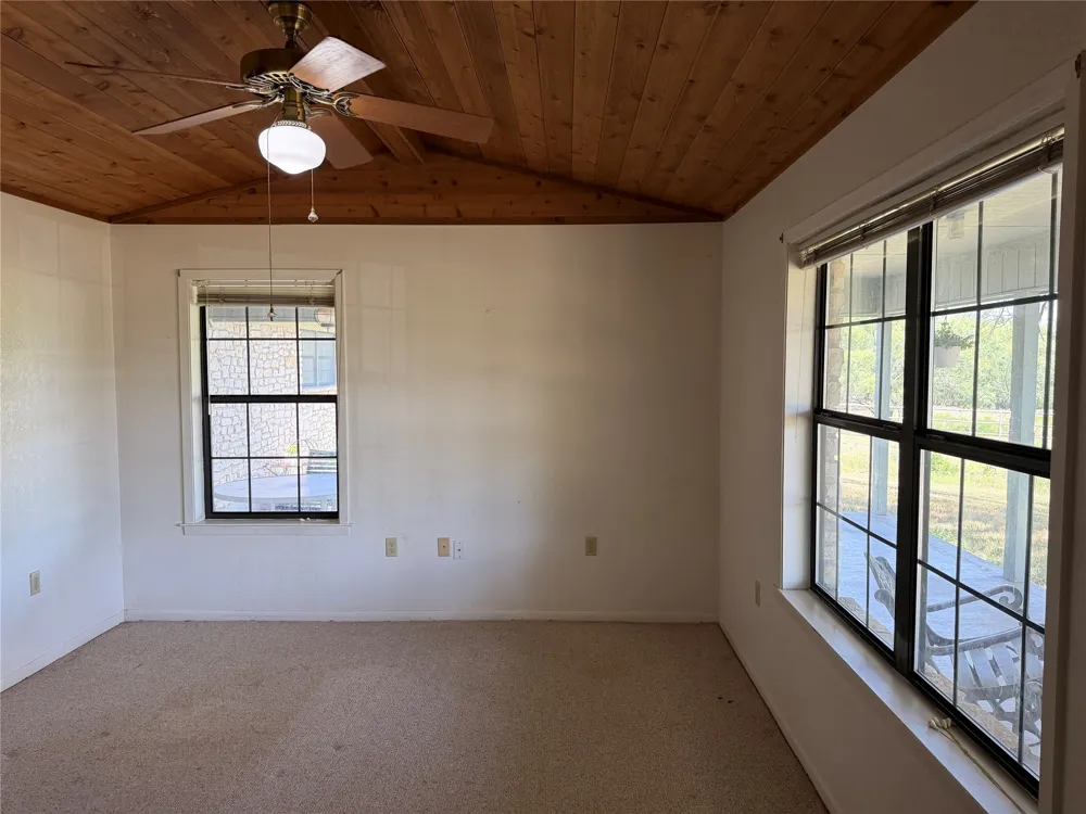 10047 E State Highway 36 Jonesboro, TX 76538