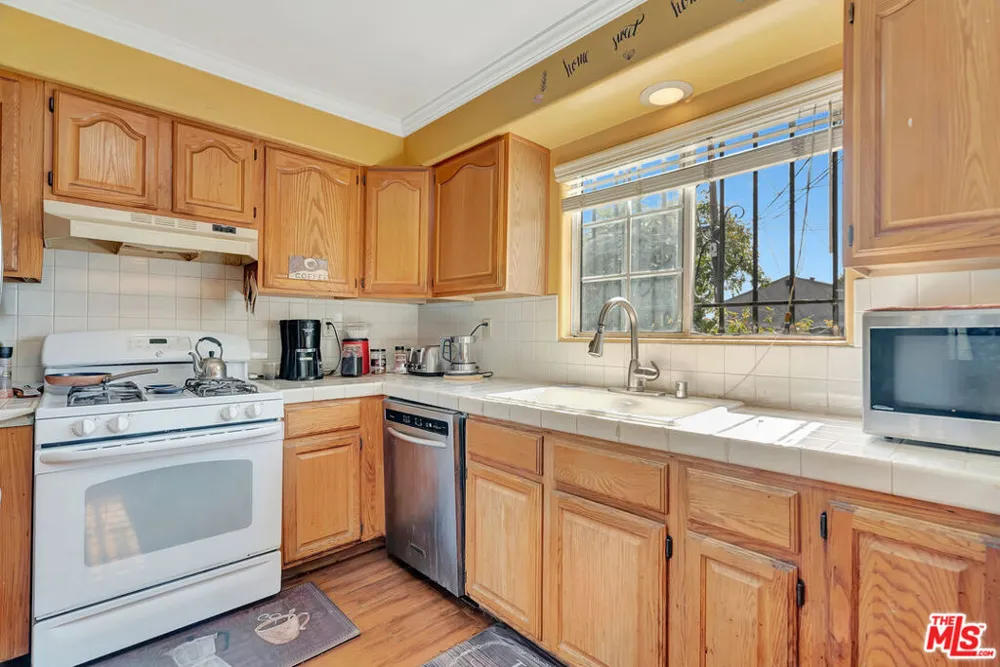 448 W 64th Street Inglewood, CA 90302