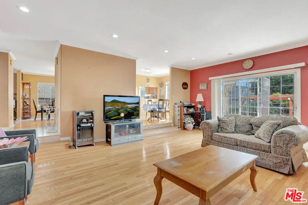 448 W 64th Street Inglewood, CA 90302