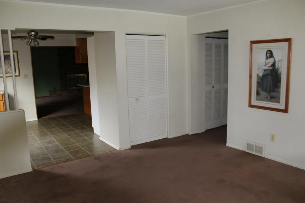 11717 Tecumseh Avenue Redford, MI 48239
