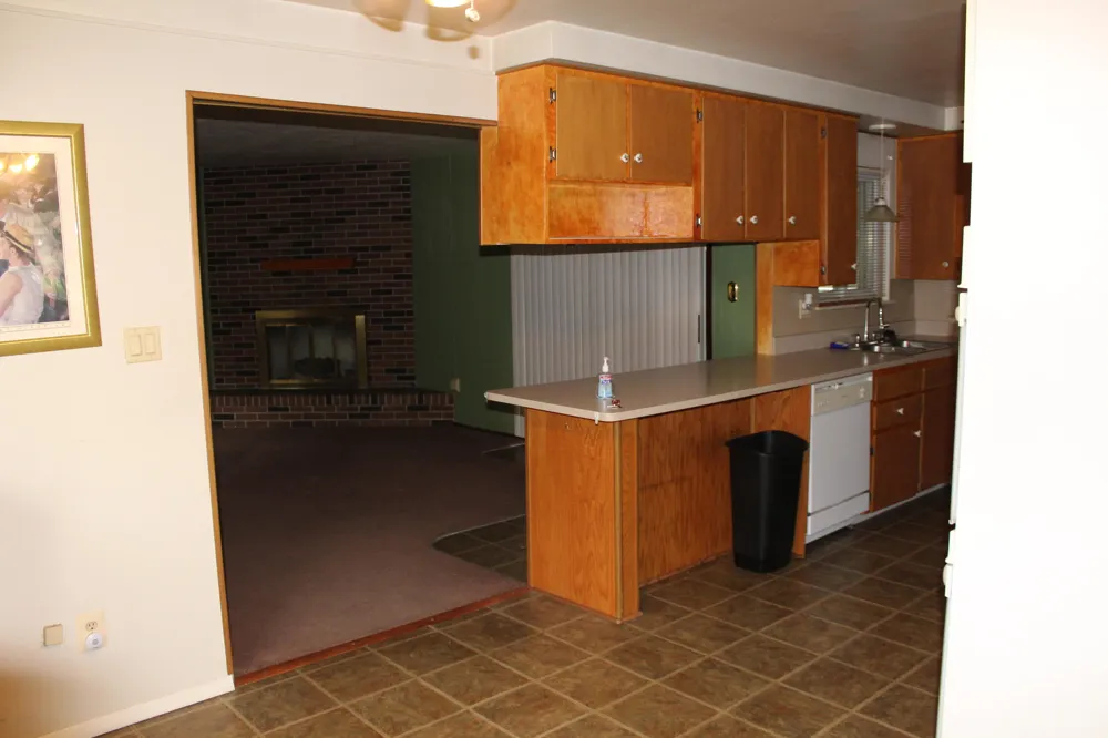 11717 Tecumseh Avenue Redford, MI 48239