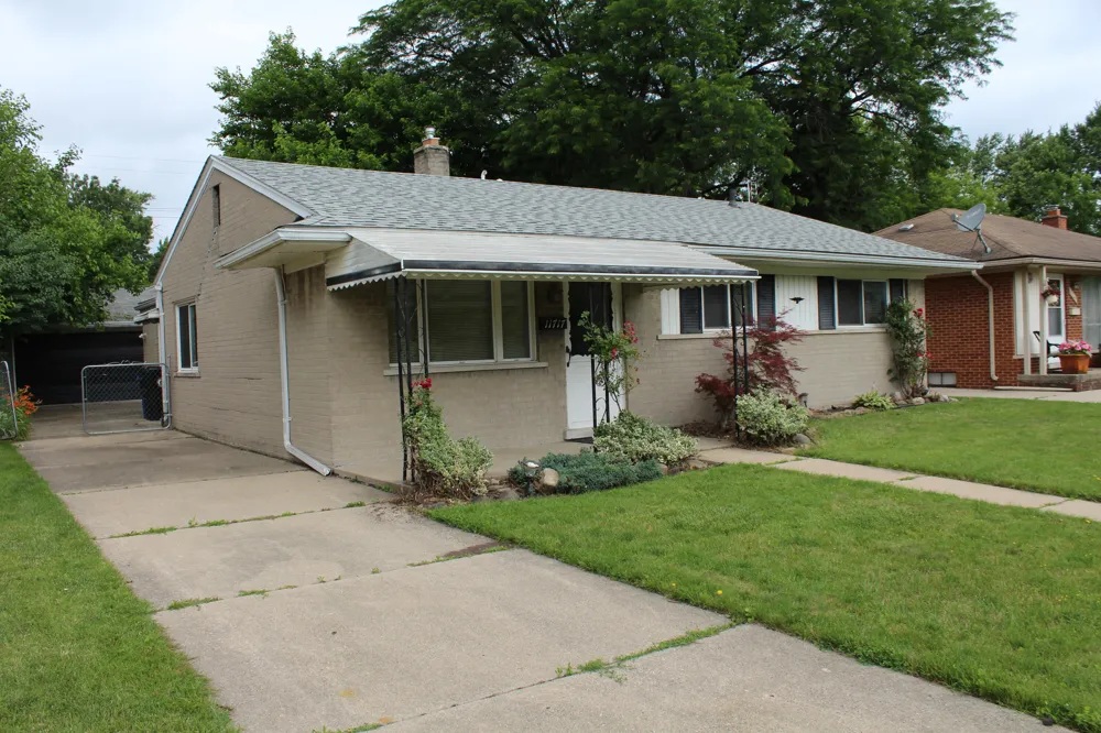 11717 Tecumseh Avenue Redford, MI 48239