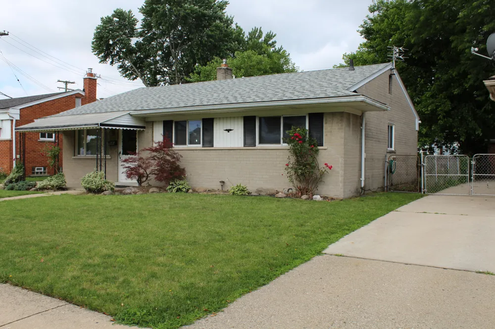 11717 Tecumseh Avenue Redford, MI 48239