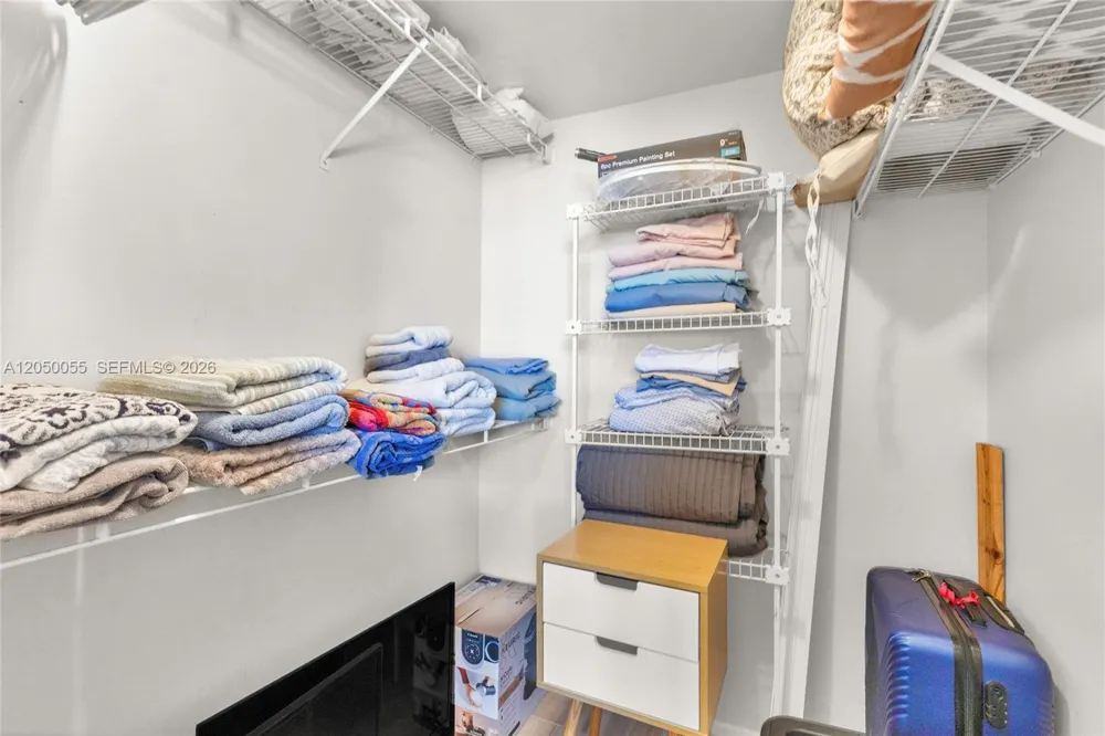 19555 E Country Club Dr #8405 Aventura, FL 33180