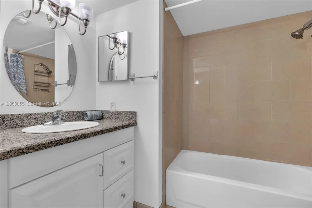 19555 E Country Club Dr #8405 Aventura, FL 33180
