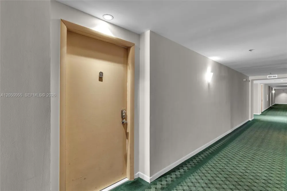 19555 E Country Club Dr #8405 Aventura, FL 33180