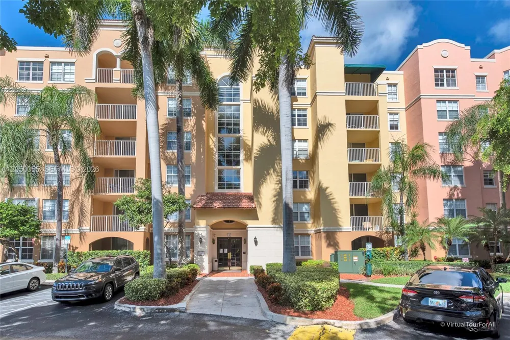 19555 E Country Club Dr #8405 Aventura, FL 33180