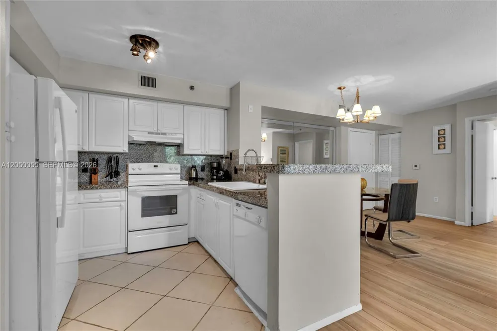 19555 E Country Club Dr #8405 Aventura, FL 33180