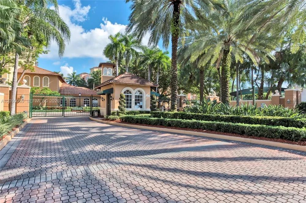 19555 E Country Club Dr #8405 Aventura, FL 33180