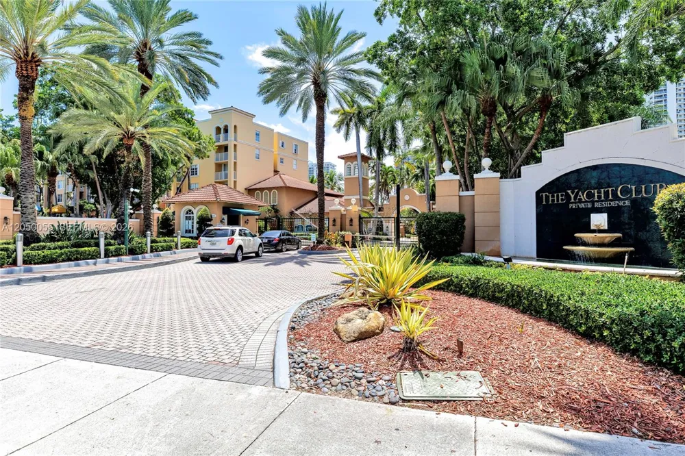 19555 E Country Club Dr #8405 Aventura, FL 33180