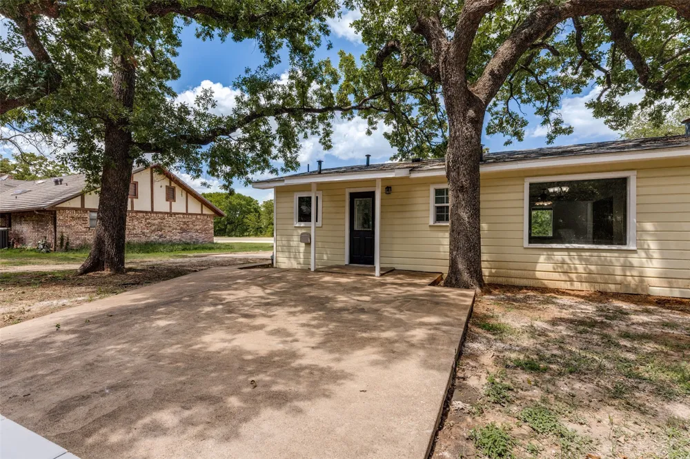 3074 W Highway 114 Paradise, TX 76073