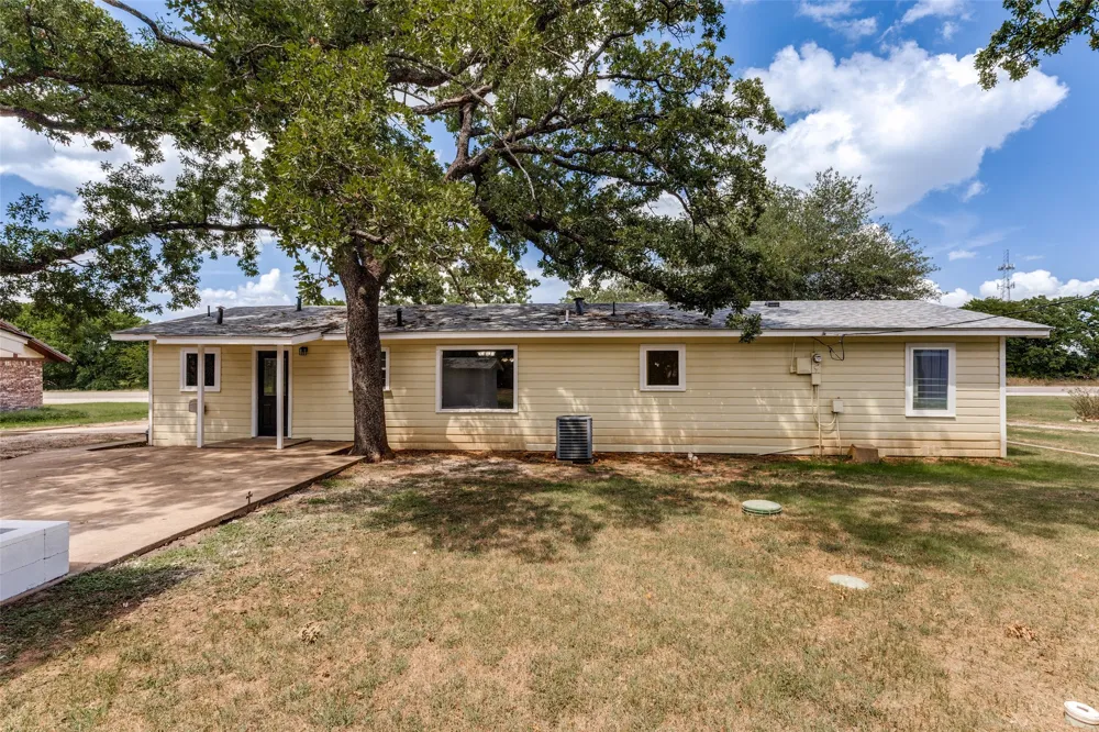 3074 W Highway 114 Paradise, TX 76073