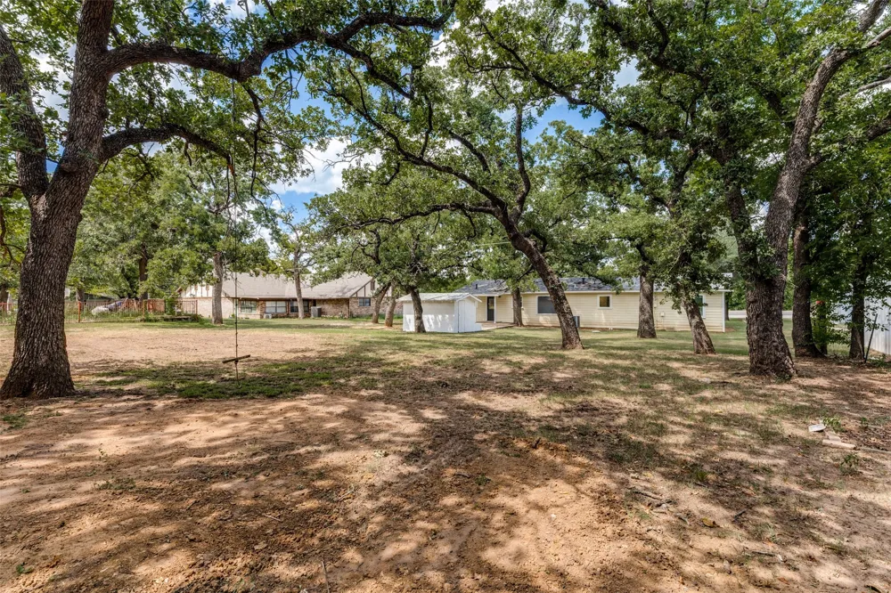 3074 W Highway 114 Paradise, TX 76073