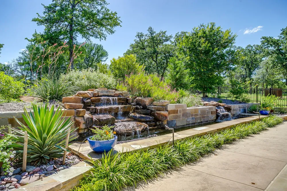 154 Creek Meadow Court Lipan, TX 76462