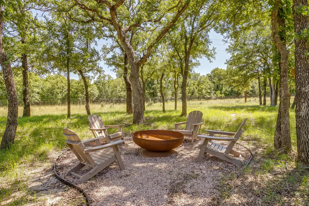 154 Creek Meadow Court Lipan, TX 76462
