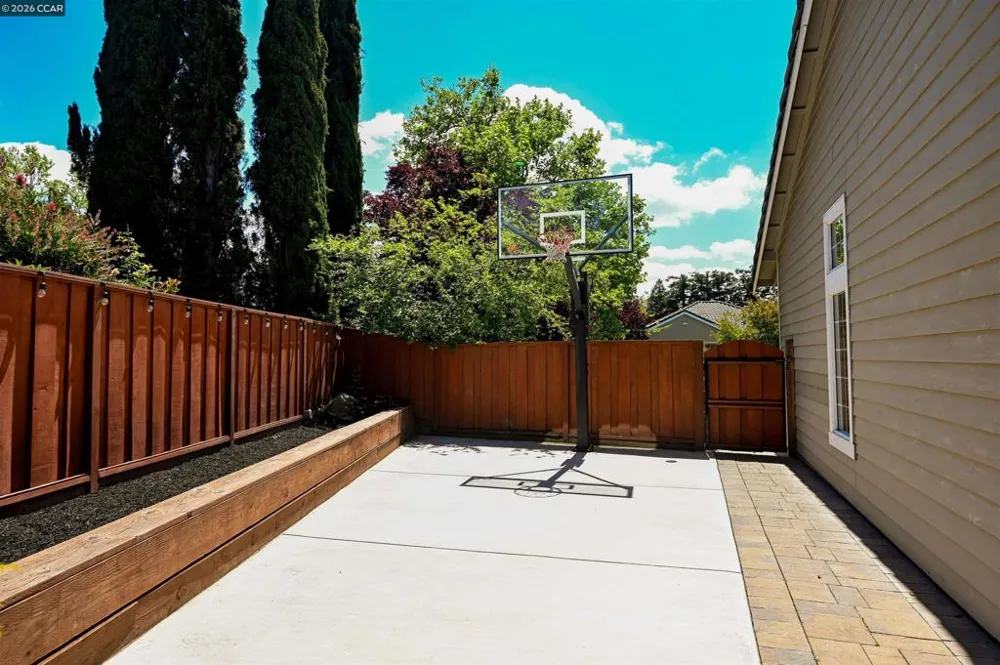 219 Viewpoint Dr Danville, CA 94506