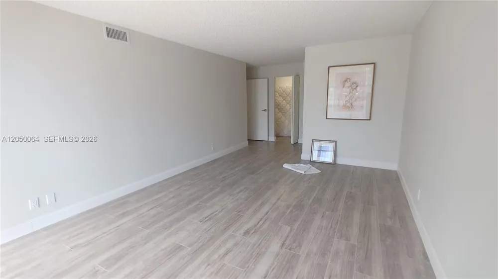 1000 Parkview Dr #125 Hallandale Beach, FL 33009