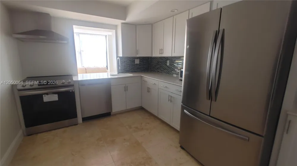 1000 Parkview Dr #125 Hallandale Beach, FL 33009