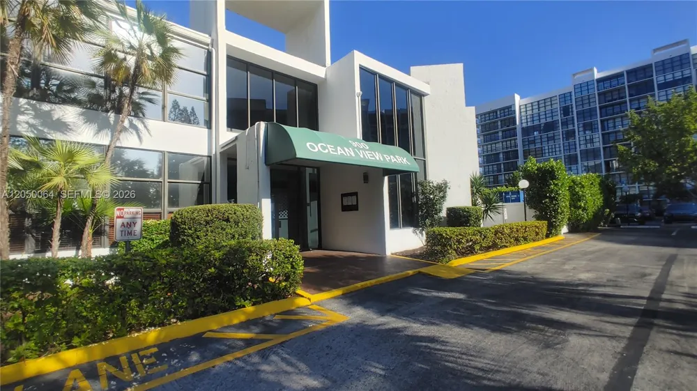 1000 Parkview Dr #125 Hallandale Beach, FL 33009