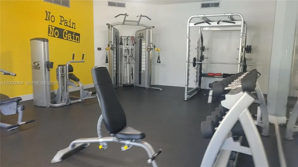 1000 Parkview Dr #125 Hallandale Beach, FL 33009