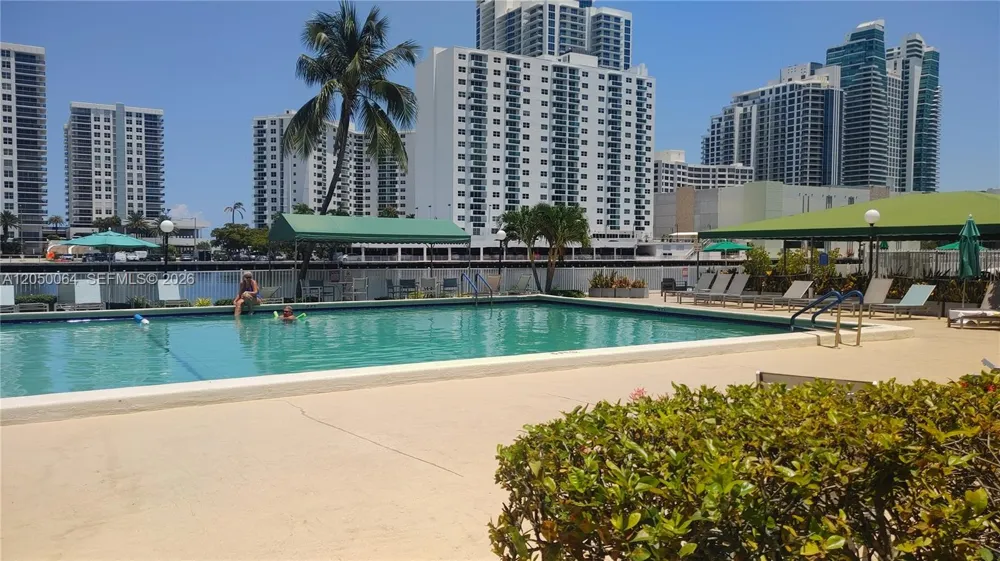 1000 Parkview Dr #125 Hallandale Beach, FL 33009
