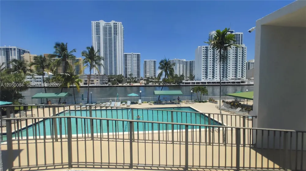 1000 Parkview Dr #125 Hallandale Beach, FL 33009