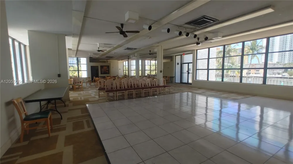 1000 Parkview Dr #125 Hallandale Beach, FL 33009