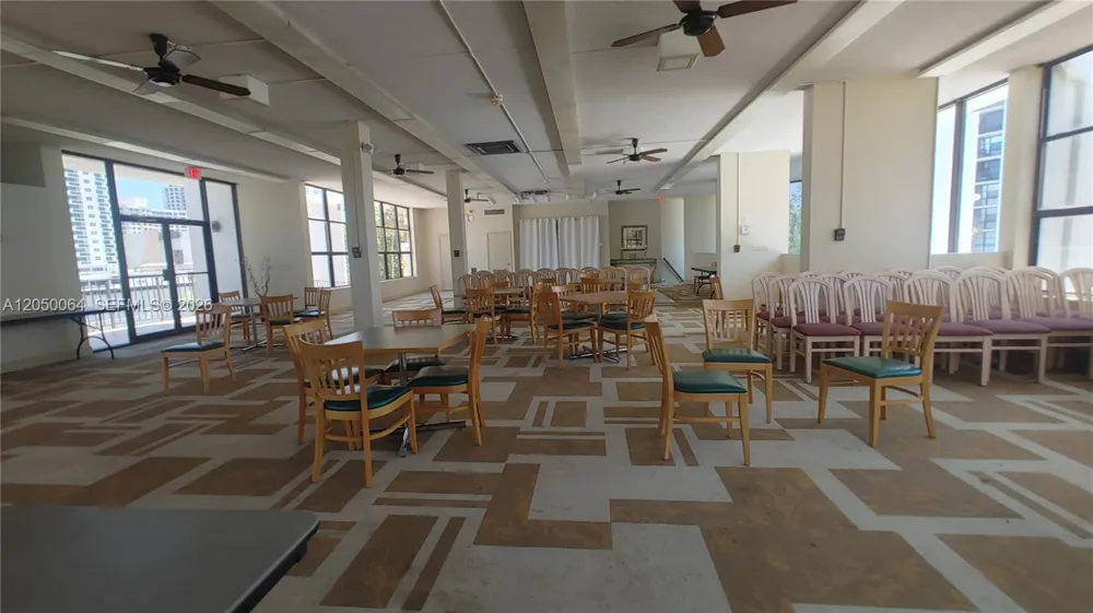 1000 Parkview Dr #125 Hallandale Beach, FL 33009