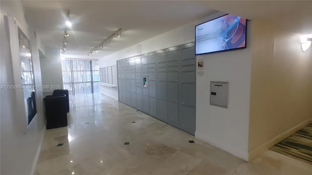 1000 Parkview Dr #125 Hallandale Beach, FL 33009
