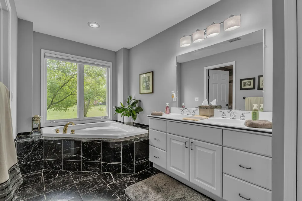 24491 Forest Drive Lyon Charter Township, MI 48178