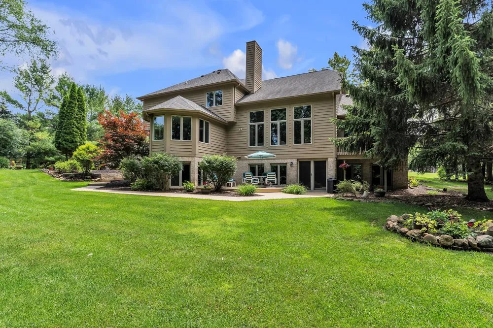 24491 Forest Drive Lyon Charter Township, MI 48178