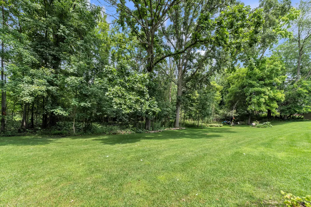 24491 Forest Drive Lyon Charter Township, MI 48178
