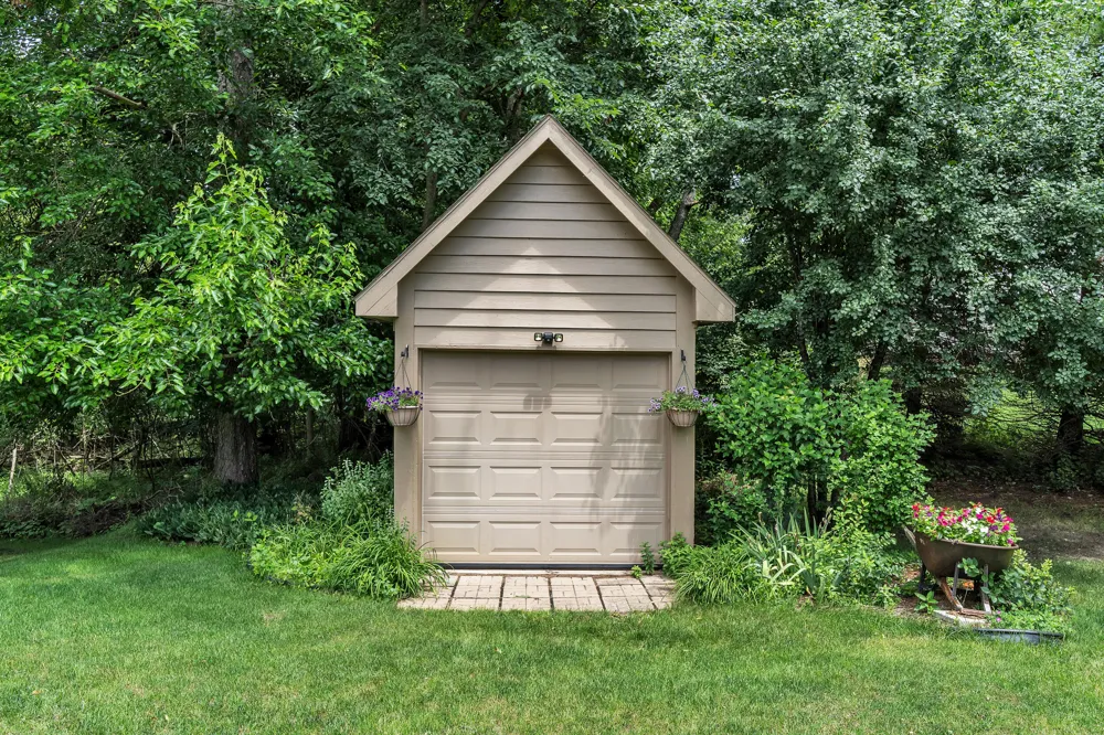 24491 Forest Drive Lyon Charter Township, MI 48178